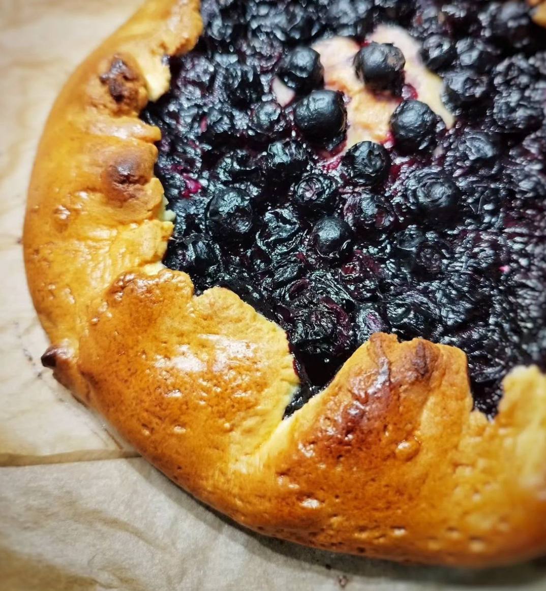 Galette with berries